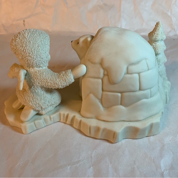 Department 56 snowbabies. Two polar bears in an igloo. - Picture 2 of 3